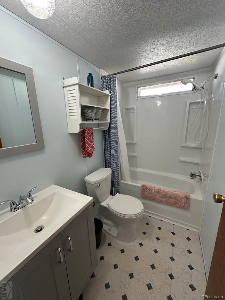 999 Fortino Boulevard, Pueblo, CO 81008, 2 Bedrooms Bedrooms, ,1 BathroomBathrooms,Residential,For Sale,Fortino,REC2523333