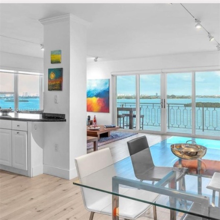 Captivating corner unit with million-dollar views and a spacious private balcony, offering a luxurious and unparalleled living experience