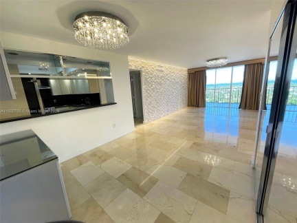 living room /kitchen