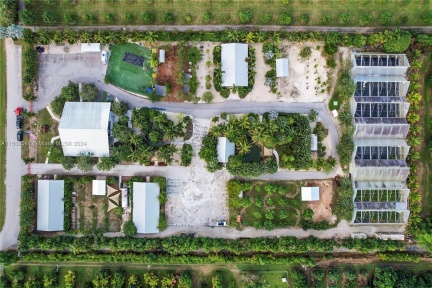 FARMHOUSE MIAMI, 5 ACRES 5600 SQ FT MARKET PLACE W/ 3 PAVILLIONS, 2 LAGOONS, MULTIPLE GAZEBOS/ BARNS,  PETTING ZOO/PADDOCKS,SCISSOR HOUSE, WITH 660 AMPS, 220 POWER W 3 METERS, 2 SEPTICS ,6 BATHS, 120+ PARKING.