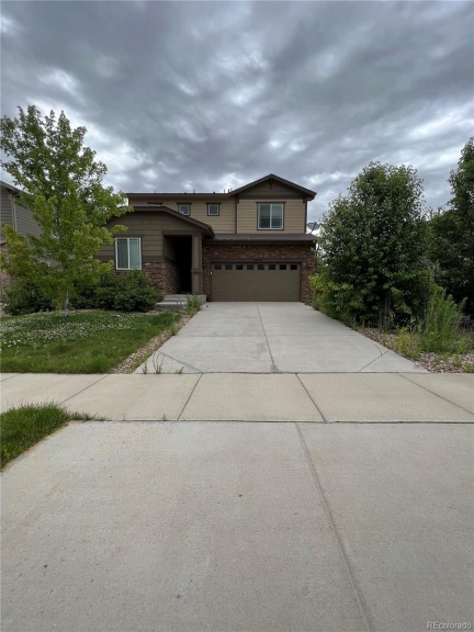 25605 E Maple Place, Aurora, CO 80018, 4 Bedrooms Bedrooms, ,3 BathroomsBathrooms,Residential,For Sale,Maple,REC5959994