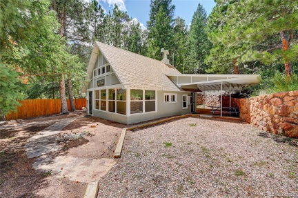 4620 Fountain Avenue, Cascade, CO 80809, 3 Bedrooms Bedrooms, ,1 BathroomBathrooms,Residential,For Sale,Fountain,REC6805738
