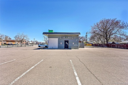 10100 Montview Boulevard, Aurora, CO 80010, ,Commercial,For Sale,Montview,REC8306560