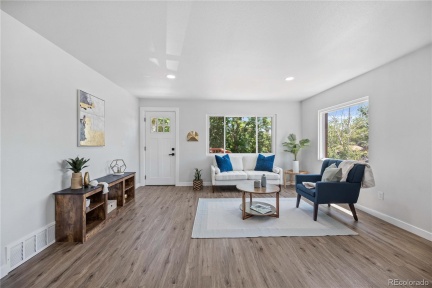 1095 Patton Court, Denver, CO 80219, 4 Bedrooms Bedrooms, ,2 BathroomsBathrooms,Rental,For Rent,Patton,REC7886996