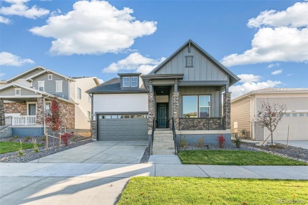 21098 63rd Avenue, Aurora, CO 80019, 3 Bedrooms Bedrooms, ,2 BathroomsBathrooms,Residential,For Sale,63rd,REC9993590