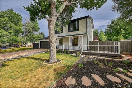 17128 Jefferson Avenue, Aurora, CO 80013, 3 Bedrooms Bedrooms, ,3 BathroomsBathrooms,Residential,For Sale,Jefferson,REC8712822