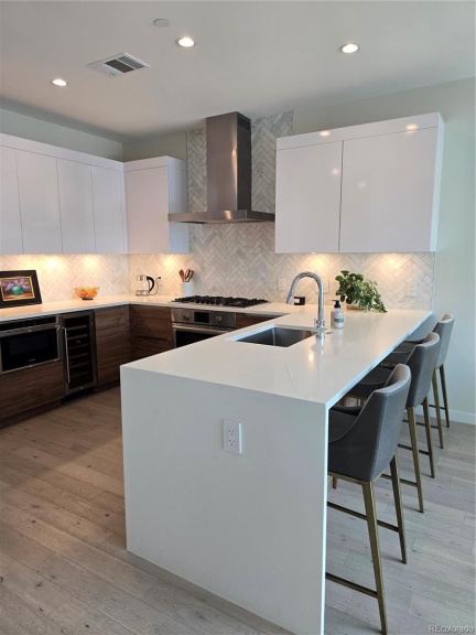 210 St Paul, Denver, CO 80206, 1 Bedroom Bedrooms, ,1 BathroomBathrooms,Rental,For Rent,St Paul,REC2519103