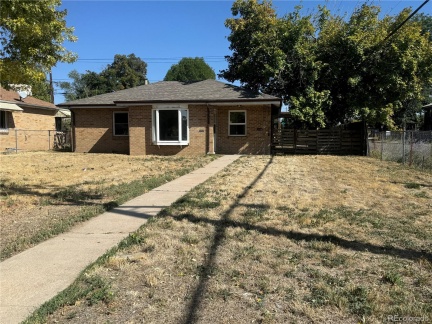 2300 Oneida Street, Denver, CO 80207, 3 Bedrooms Bedrooms, ,1 BathroomBathrooms,Rental,For Rent,Oneida,REC2340756