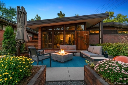 4025 Montview Boulevard, Denver, CO 80207, 3 Bedrooms Bedrooms, ,3 BathroomsBathrooms,Residential,For Sale,Montview,REC5773157