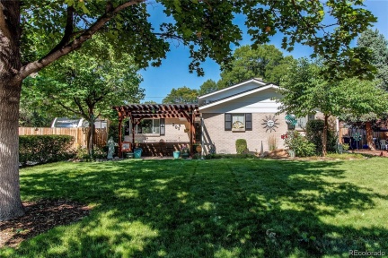 301 Scranton Street, Aurora, CO 80011, 4 Bedrooms Bedrooms, ,2 BathroomsBathrooms,Residential,For Sale,Scranton,REC7087366