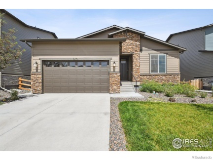 3876 N Catawba Way, Aurora, CO 80019, 3 Bedrooms Bedrooms, ,2 BathroomsBathrooms,Residential,For Sale,Catawba,RECIR1011359