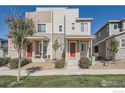 17215 Center Place, Aurora, CO 80017, 3 Bedrooms Bedrooms, ,3 BathroomsBathrooms,Residential,For Sale,Center,RECIR1020082