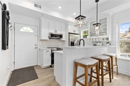 1834 Arapahoe Avenue #D, Boulder, CO 80302, 2 Bedrooms Bedrooms, ,2 BathroomsBathrooms,Residential,For Sale,Arapahoe,REC8995261