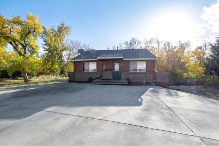 3900 Turnpike Drive, Westminster, CO 80030, 4 Bedrooms Bedrooms, ,2 BathroomsBathrooms,Income,For Sale,Turnpike,REC7292283