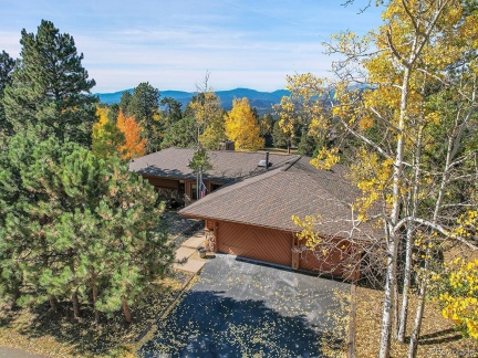 1359 Pomegranate Lane, Golden, CO 80401, 4 Bedrooms Bedrooms, ,3 BathroomsBathrooms,Residential,For Sale,Pomegranate,REC4160298