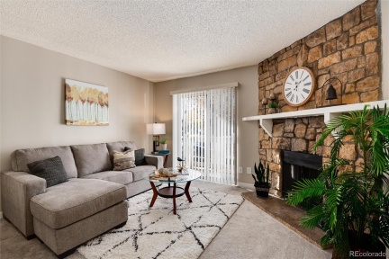 1926 Vaughn Way #101, Aurora, CO 80014, 2 Bedrooms Bedrooms, ,2 BathroomsBathrooms,Residential,For Sale,Vaughn,REC4905274