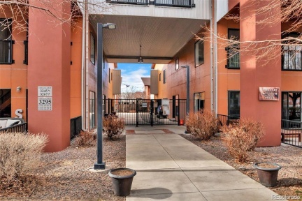 3245 Blake Street #101, Denver, CO 80205, 1 Bedroom Bedrooms, ,2 BathroomsBathrooms,Rental,For Rent,Blake,REC8849511