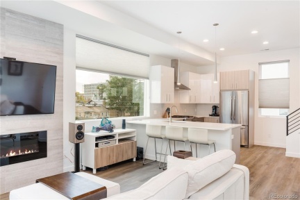 1620 Irving Street #5, Denver, CO 80204, 2 Bedrooms Bedrooms, ,3 BathroomsBathrooms,Rental,For Rent,Irving,REC6779618
