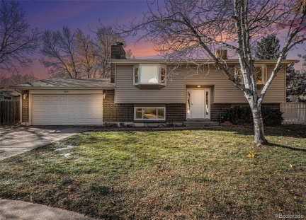 8489 Rice Place, Littleton, CO 80123, 4 Bedrooms Bedrooms, ,2 BathroomsBathrooms,Residential,For Sale,Rice,REC6720521