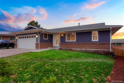 13886 Baltic Avenue, Lakewood, CO 80228, 4 Bedrooms Bedrooms, ,3 BathroomsBathrooms,Residential,For Sale,Baltic,REC3626317