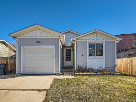 1918 Lincoln Street, Longmont, CO 80501, 5 Bedrooms Bedrooms, ,3 BathroomsBathrooms,Residential,For Sale,Lincoln,REC3229379