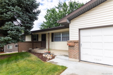 6586 Crocker St Way, Littleton, CO 80120, 5 Bedrooms Bedrooms, ,3 BathroomsBathrooms,Rental,For Rent,Crocker,REC8464310