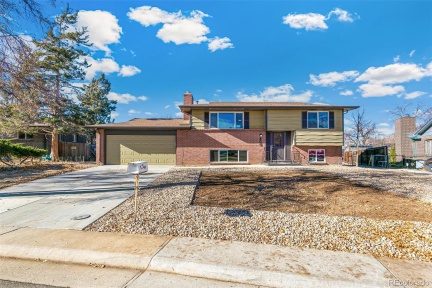 409 Uvalda Circle, Aurora, CO 80012, 4 Bedrooms Bedrooms, ,2 BathroomsBathrooms,Residential,For Sale,Uvalda,REC2522254