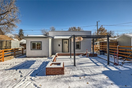 32 Meade Street, Denver, CO 80219, 2 Bedrooms Bedrooms, ,2 BathroomsBathrooms,Residential,For Sale,Meade,REC1997443