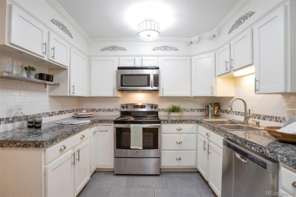 9625 Center Avenue #11A, Denver, CO 80247, 2 Bedrooms Bedrooms, ,2 BathroomsBathrooms,Rental,For Rent,Windsor Gardens,Center,REC7034183