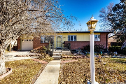 6584 Kline Street, Arvada, CO 80004, 4 Bedrooms Bedrooms, ,2 BathroomsBathrooms,Residential,For Sale,Kline,REC6547361