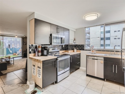 1155 Ash Street #202, Denver, CO 80220, 2 Bedrooms Bedrooms, ,2 BathroomsBathrooms,Residential,For Sale,Parkway Towers,Ash,REC6192627