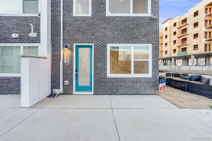 332 Geneva Street, Aurora, CO 80010, 3 Bedrooms Bedrooms, ,3 BathroomsBathrooms,Rental,For Rent,Geneva,REC3878131