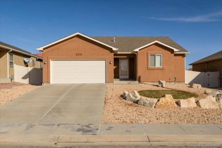 1311 Paseo Del Norte, Pueblo, CO 81008, 3 Bedrooms Bedrooms, ,2 BathroomsBathrooms,Residential,For Sale,Paseo Del Norte,REC3874225