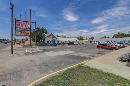 817 E Platte Avenue, Fort Morgan, CO 80701, ,Commercial,For Sale,DELUXE MOTEL,Platte,REC5666637