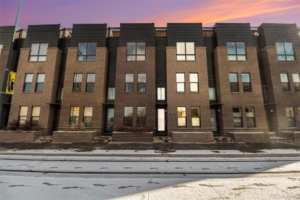 2438 Welton Street, Denver, CO 80205, 2 Bedrooms Bedrooms, ,3 BathroomsBathrooms,Rental,For Rent,Welton,REC7792498