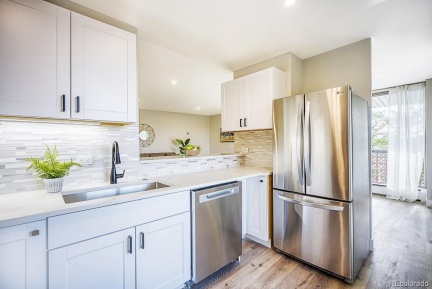 4570 E Yale Avenue #301, Denver, CO 80222, ,Residential,For Sale,Yale,REC7400817